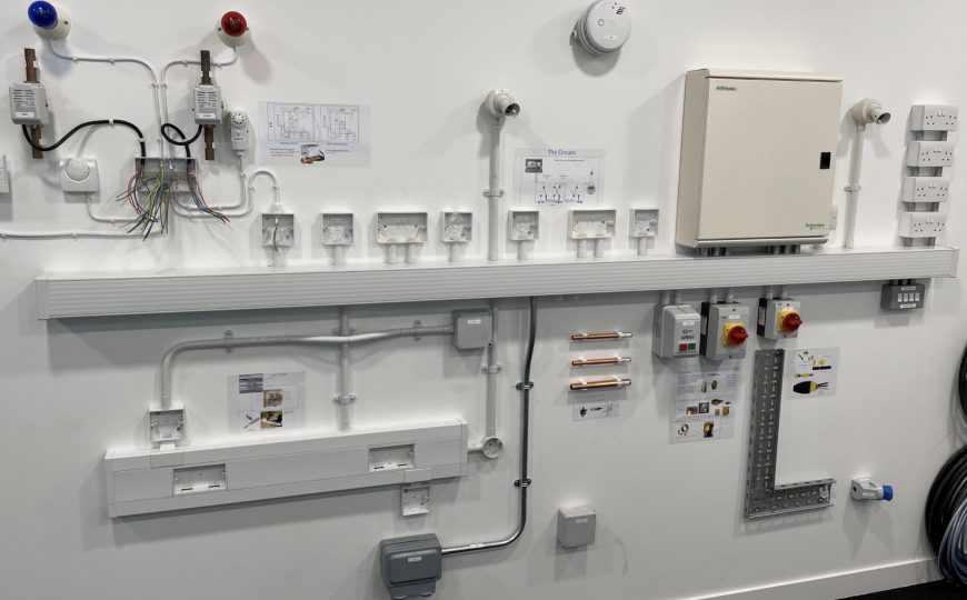 7339New AM2 Test Rig helps set our high standards